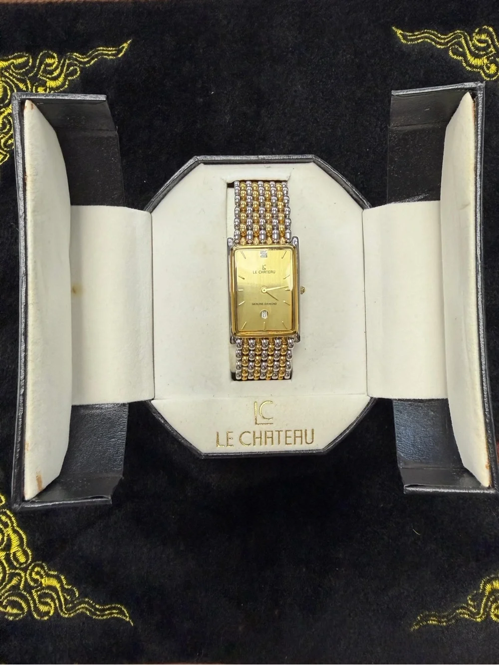 le chateau rectangular gold